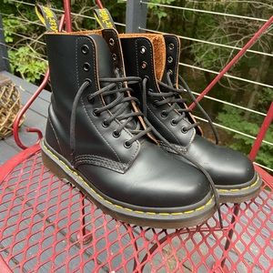 Dr.Martens Mie 1460 Eye Quilon boots - Black
